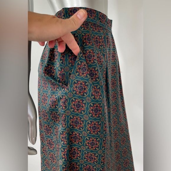 Exquisite Medallion print size 8 Vintage Green 100% silk Pencil Skirt - Picture 4 of 9